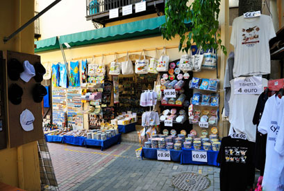 חנות מזכרות בניקוסיה | צילום: F. Cappellari