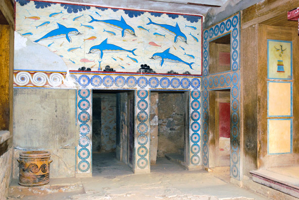 ציורי קיר בארמון בקנוסוס שבכרתים. האגדות מספרות שכאן חי המינטאור, מפלצת שחציה אדם וחציה פר
