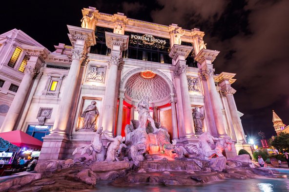 מזרקה בסגנון רומי במלון Caesar's Palace | צילום: Oscity / Shutterstock.com