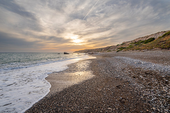שקיעה בחוף אפרודיטה ליד פאפוס. האם הקיץ נוכל ליהנות מחופי קפריסין? | צילומים: שאטרסטוק